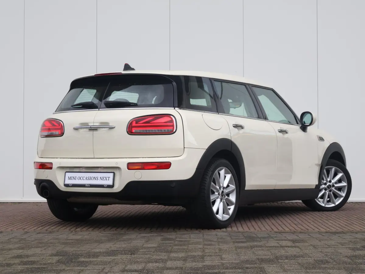 One Business Edition Apple CarPlay / DAB/ Navigatie/ Led / Comfortstoelen /