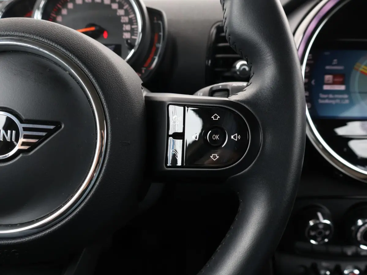One Business Edition Apple CarPlay / DAB/ Navigatie/ Led / Comfortstoelen /