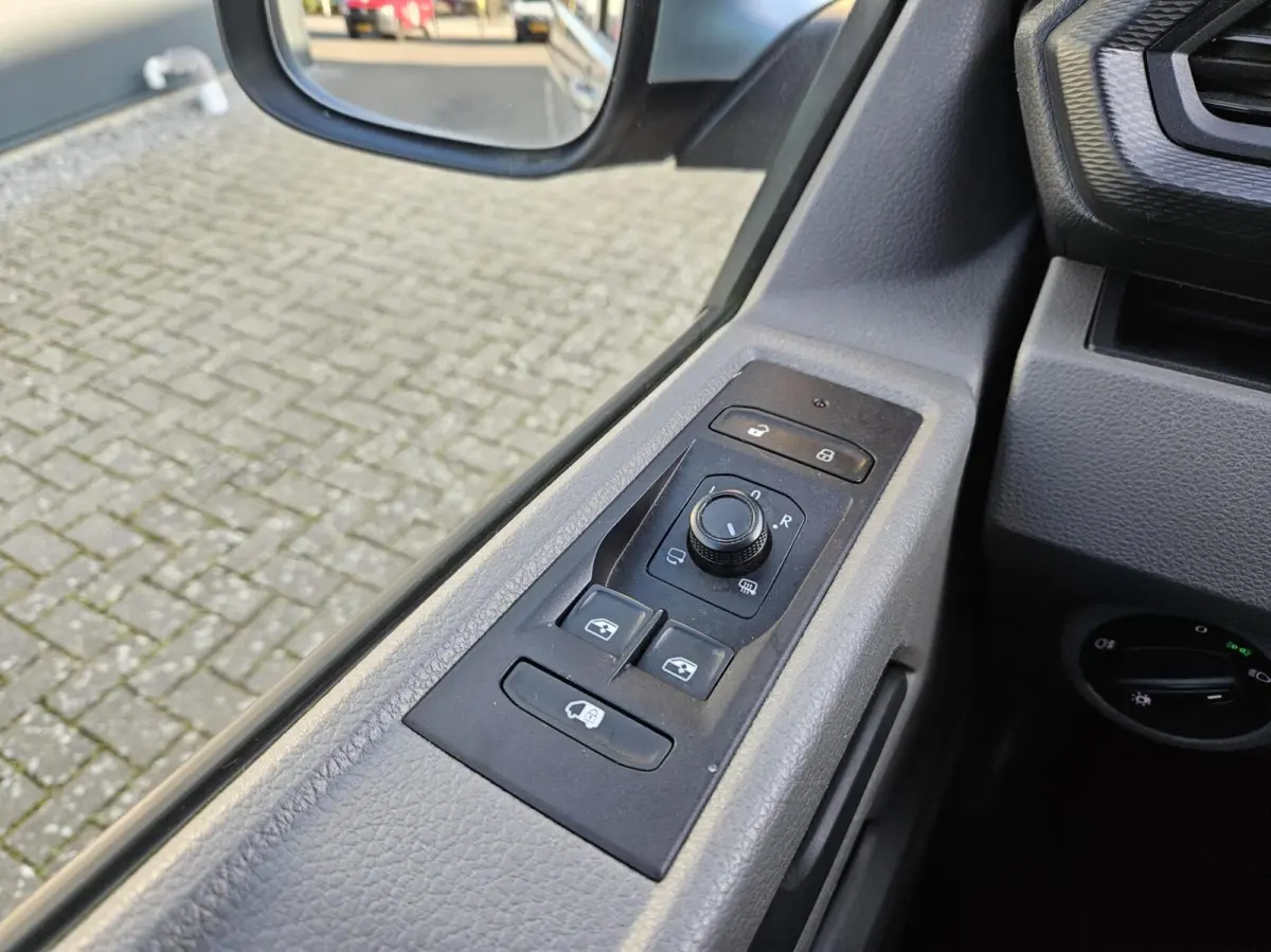 2.0 TDI L2H1 DC Cruise 150pk Glaslook