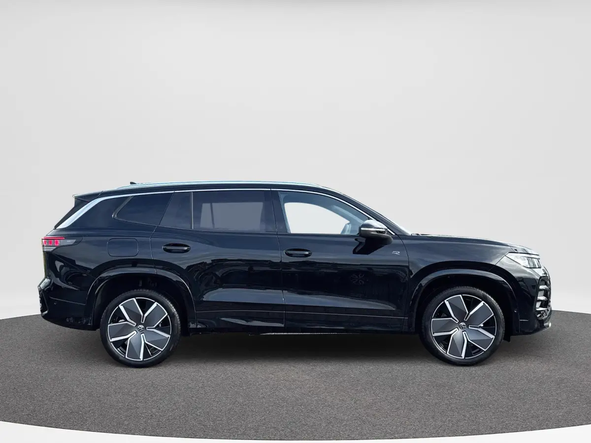 1.5 eHybrid R-Line Edition | Panorama dak | Trekhaak | PHEV | 272Pk |