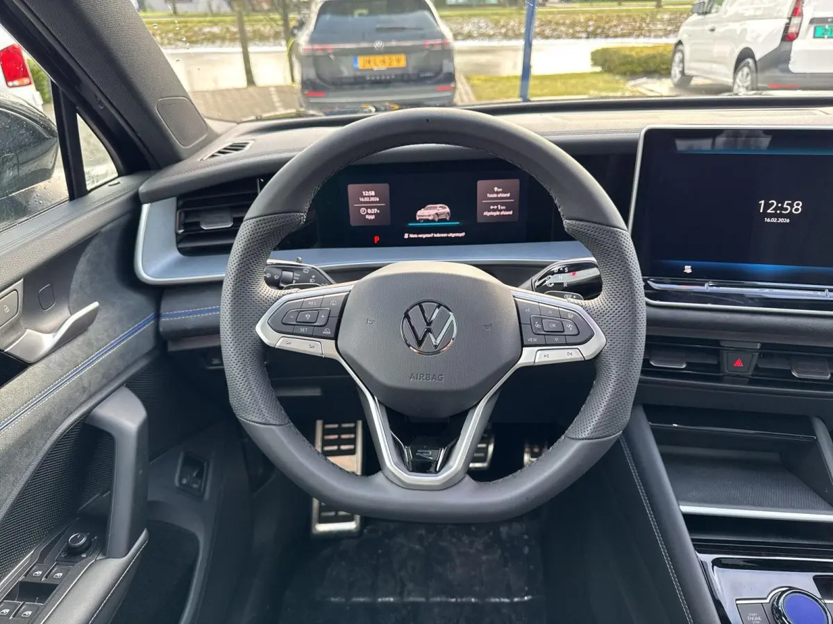 1.5 eHybrid R-Line Edition | Panorama dak | Trekhaak | PHEV | 272Pk |