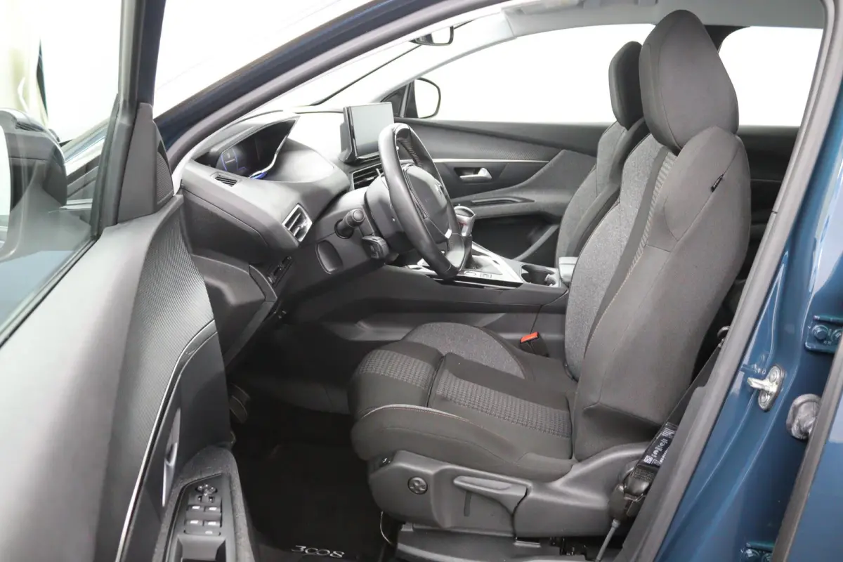 1.2*FACELIFT*CARPLAY*NAVI*CRUISE*ECC*HAAK*CAM*LED*