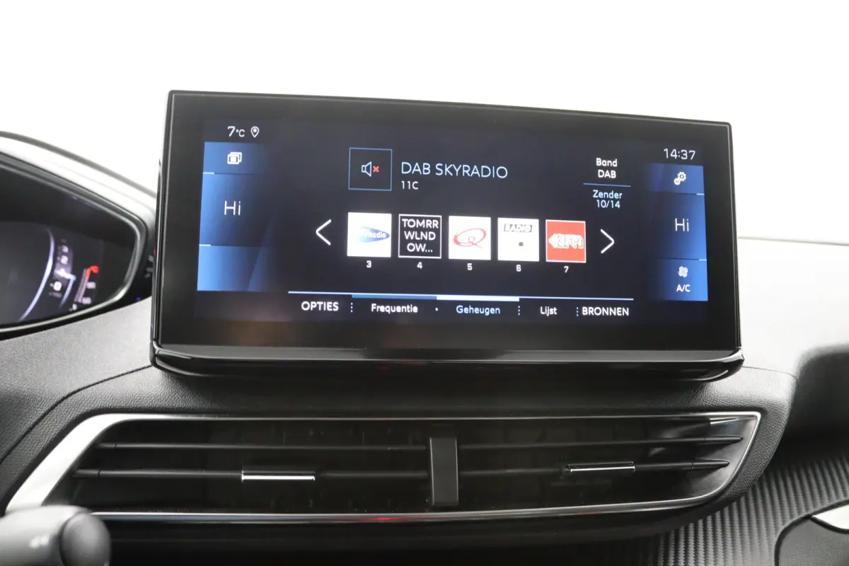 1.2*FACELIFT*CARPLAY*NAVI*CRUISE*ECC*HAAK*CAM*LED*