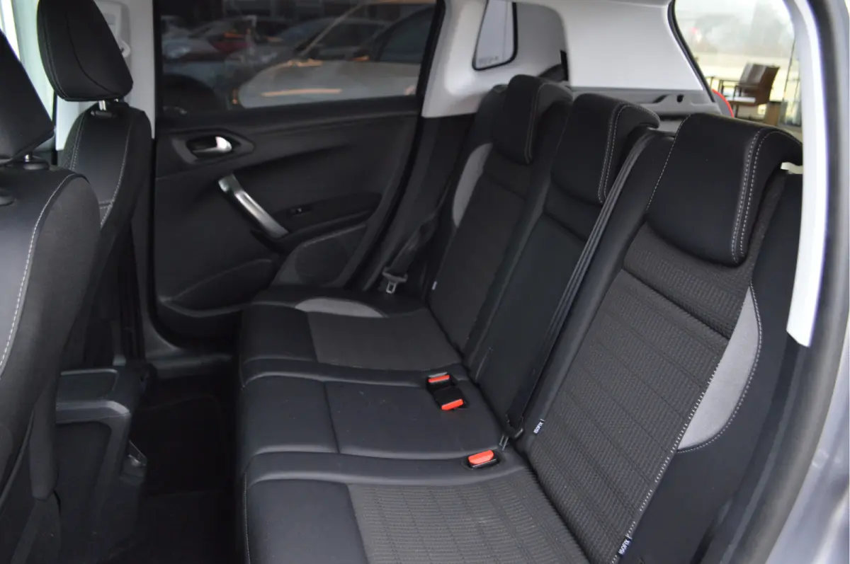 1.2 PureTech Allure | Orig NL auto | Cruise C. | Navi | All Season banden