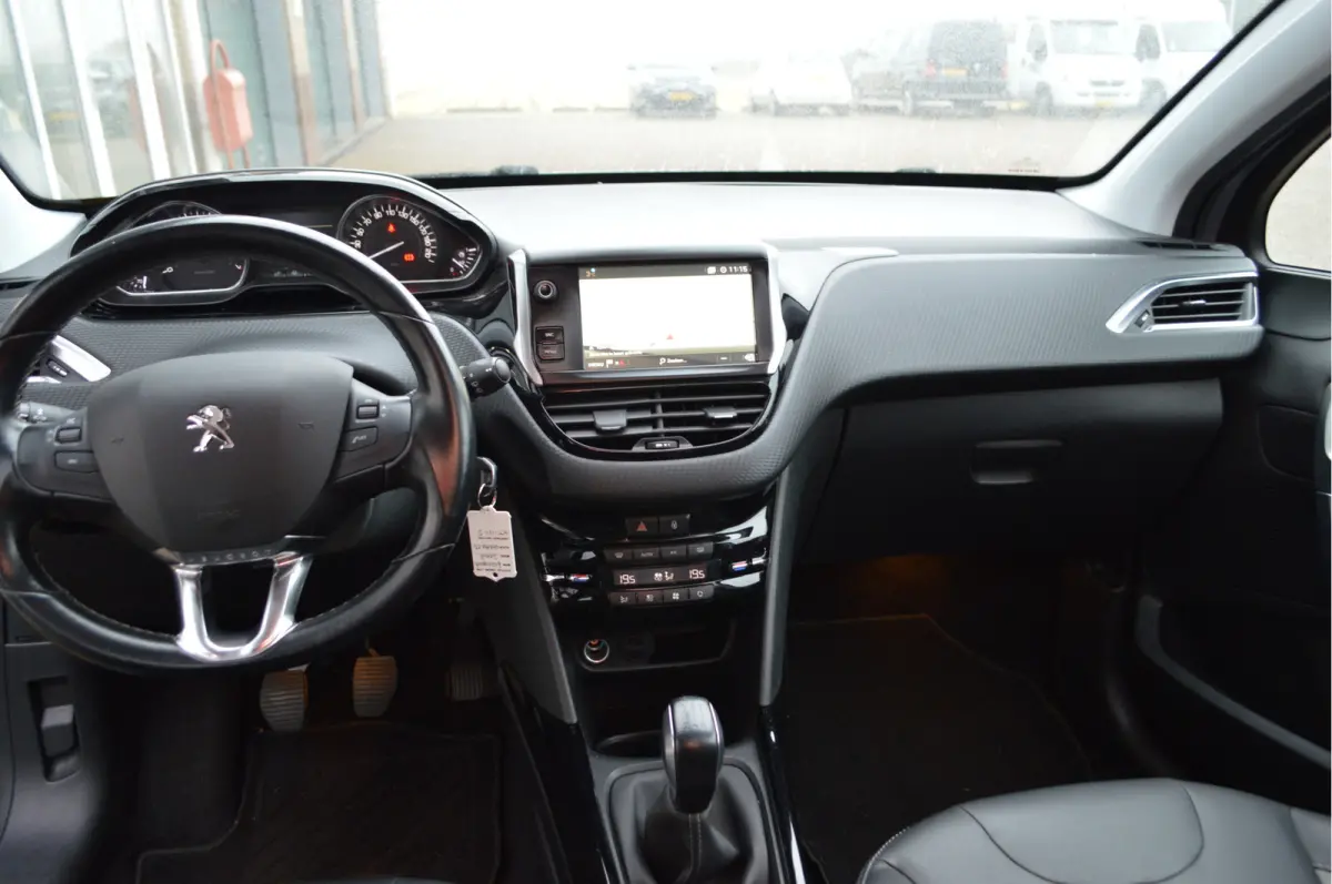 1.2 PureTech Allure | Orig NL auto | Cruise C. | Navi | All Season banden