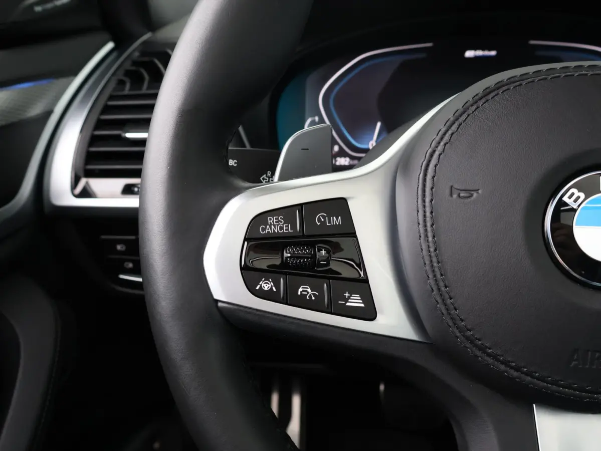 xDrive30e eDrive Edition | SoH 79% | High Excutive | M Sportpakket | Panoramadak elektrisch | Head up | Harman Kardon | |