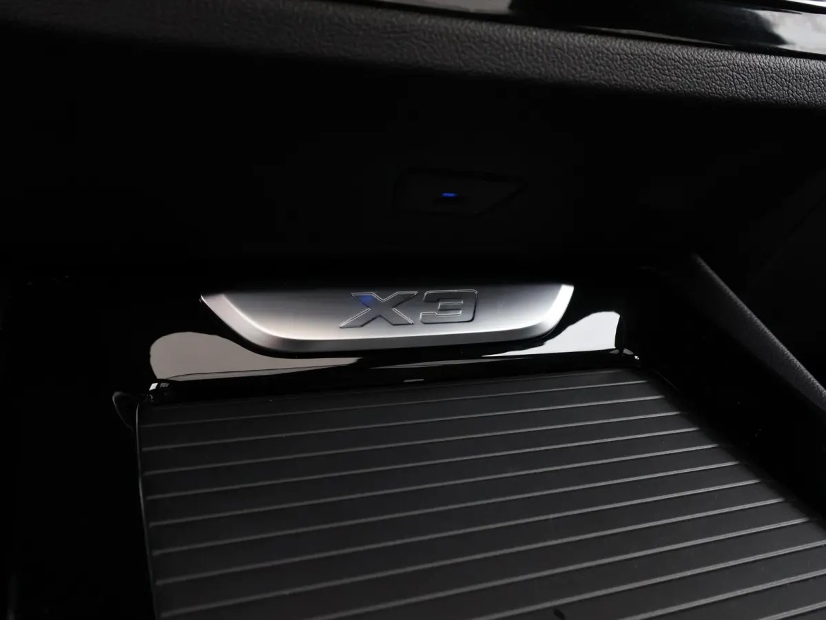 xDrive30e eDrive Edition | SoH 79% | High Excutive | M Sportpakket | Panoramadak elektrisch | Head up | Harman Kardon | |
