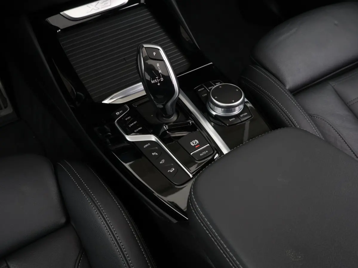 xDrive30e eDrive Edition | SoH 79% | High Excutive | M Sportpakket | Panoramadak elektrisch | Head up | Harman Kardon | |