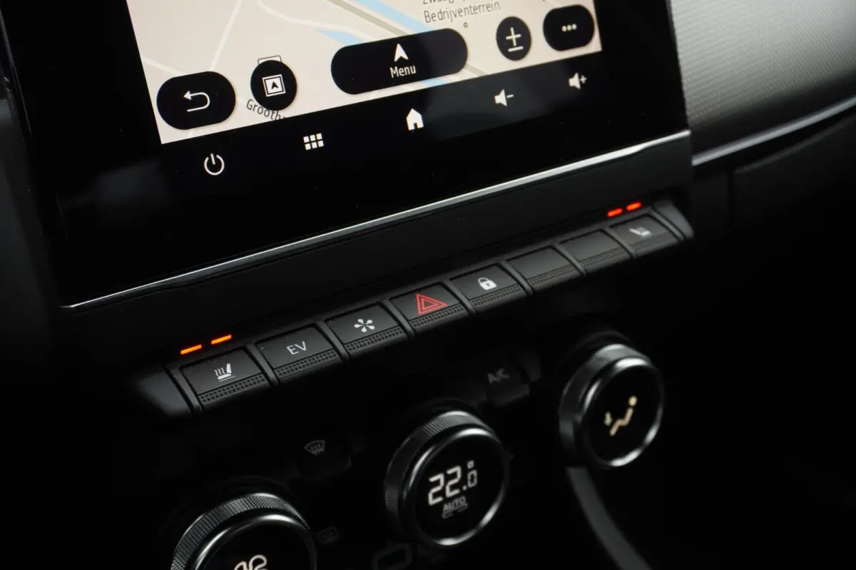 1.6 E-Tech Hybrid 145 Intens+Led+Half-Leder+stoel&stuur-verw+Full-navigatie+camera+18"Lmv SUPER ONDERHOUDEN !!