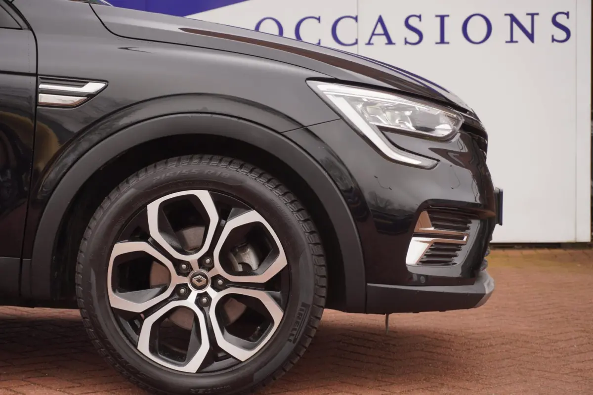 1.6 E-Tech Hybrid 145 Intens+Led+Half-Leder+stoel&stuur-verw+Full-navigatie+camera+18"Lmv SUPER ONDERHOUDEN !!