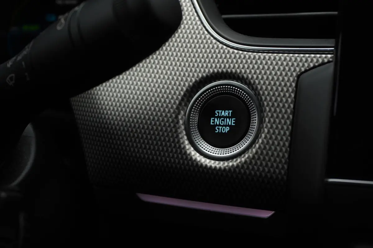 1.6 E-Tech Hybrid 145 Intens+Led+Half-Leder+stoel&stuur-verw+Full-navigatie+camera+18"Lmv SUPER ONDERHOUDEN !!