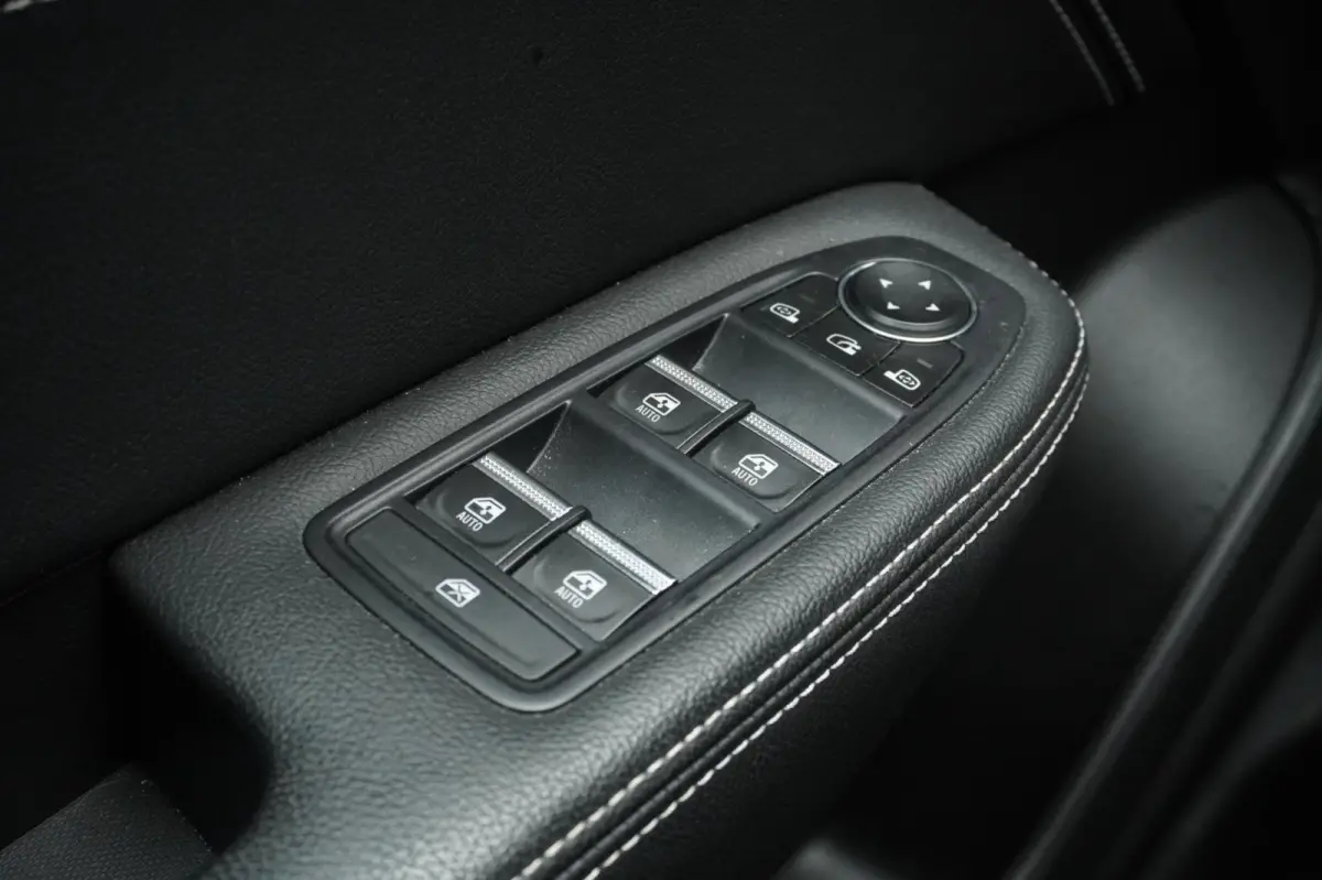 1.6 E-Tech Hybrid 145 Intens+Led+Half-Leder+stoel&stuur-verw+Full-navigatie+camera+18"Lmv SUPER ONDERHOUDEN !!
