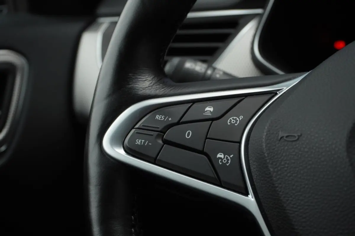 1.6 E-Tech Hybrid 145 Intens+Led+Half-Leder+stoel&stuur-verw+Full-navigatie+camera+18"Lmv SUPER ONDERHOUDEN !!