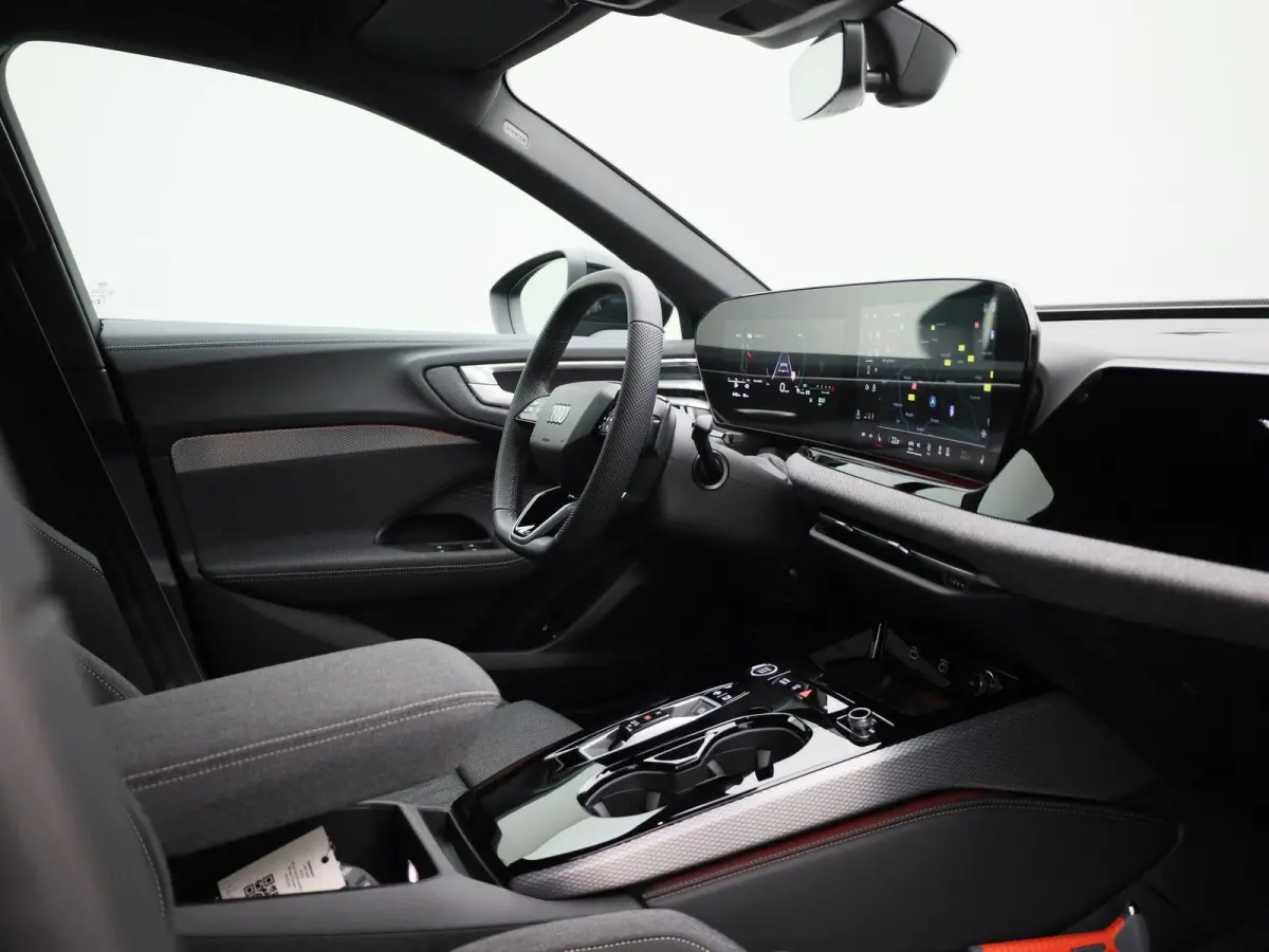 Limousine 2.0 quattro S edition | Adaptieve cruise controle | Stoelverwarming | Camera | Getint glas | Zwart optiek |