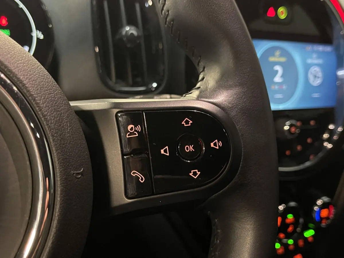 1.5 Cooper ALL4 18"/Adaptieve cruise/Sportstoel + memory/Stoel + voorruitverwarming/Head-up/Keyless/Camera