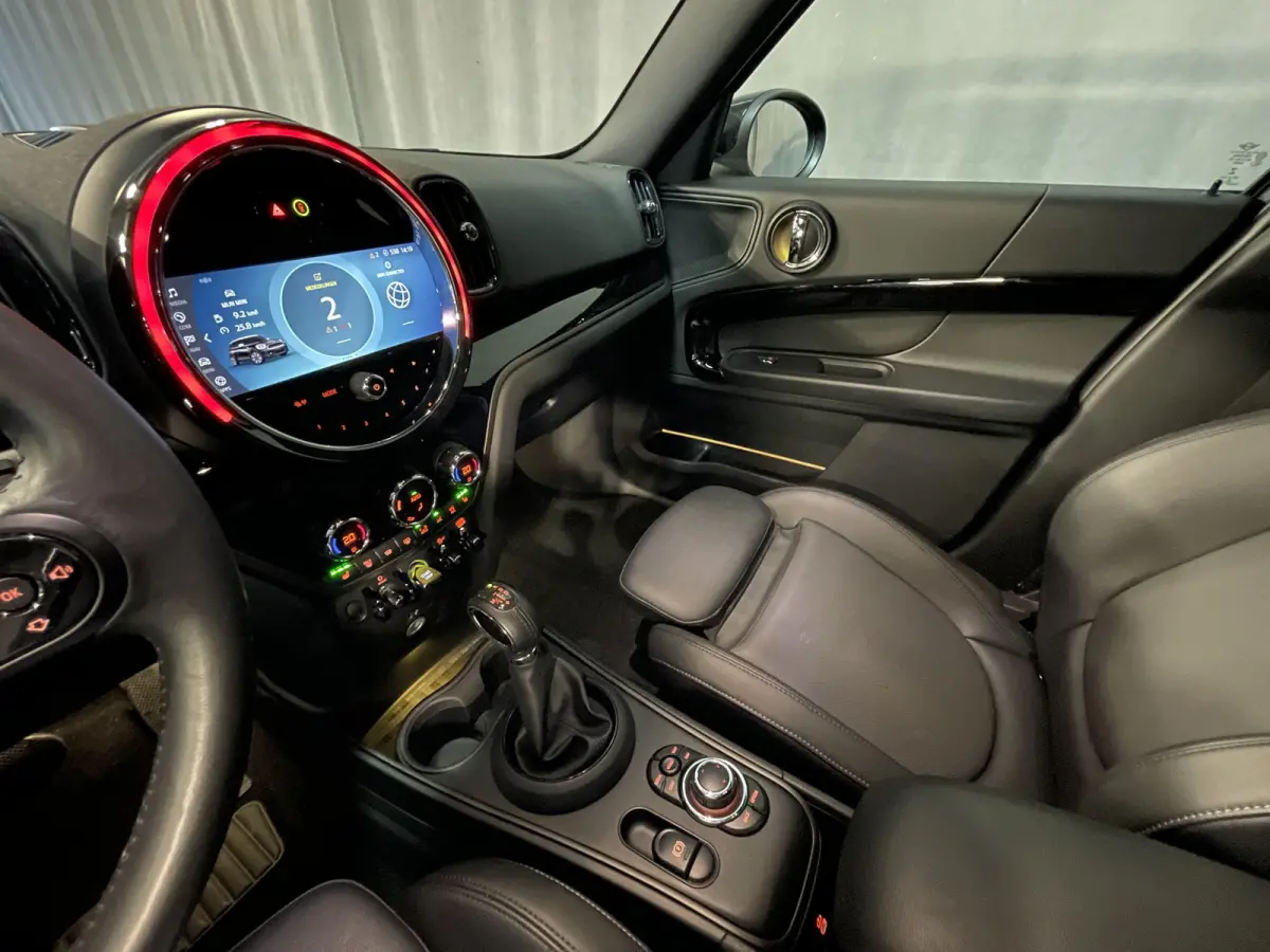 1.5 Cooper ALL4 18"/Adaptieve cruise/Sportstoel + memory/Stoel + voorruitverwarming/Head-up/Keyless/Camera