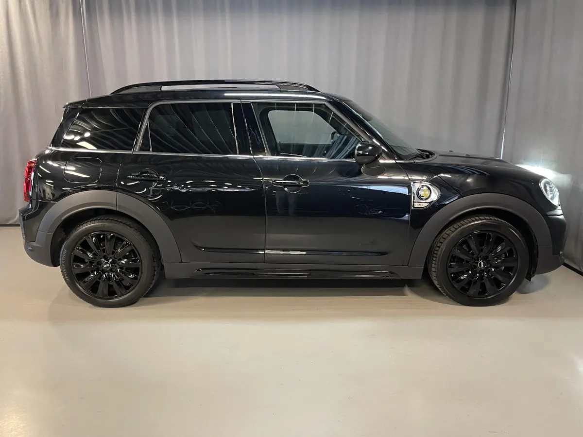 1.5 Cooper ALL4 18"/Adaptieve cruise/Sportstoel + memory/Stoel + voorruitverwarming/Head-up/Keyless/Camera