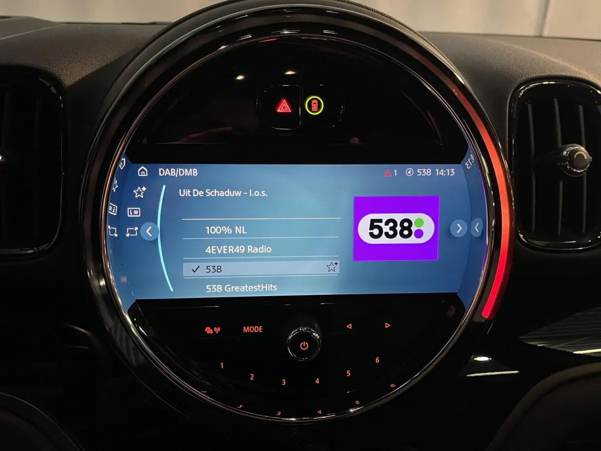 1.5 Cooper ALL4 18"/Adaptieve cruise/Sportstoel + memory/Stoel + voorruitverwarming/Head-up/Keyless/Camera