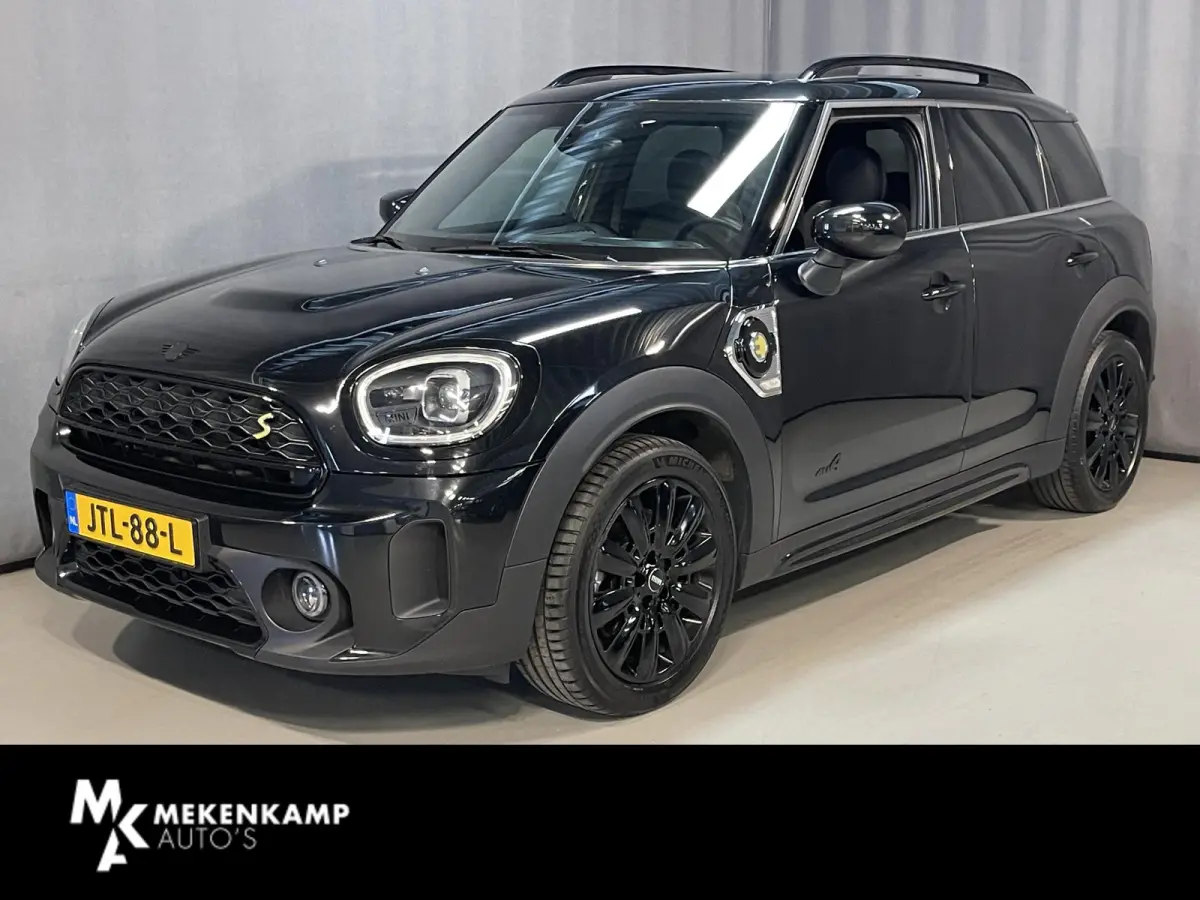 1.5 Cooper ALL4 18"/Adaptieve cruise/Sportstoel + memory/Stoel + voorruitverwarming/Head-up/Keyless/Camera
