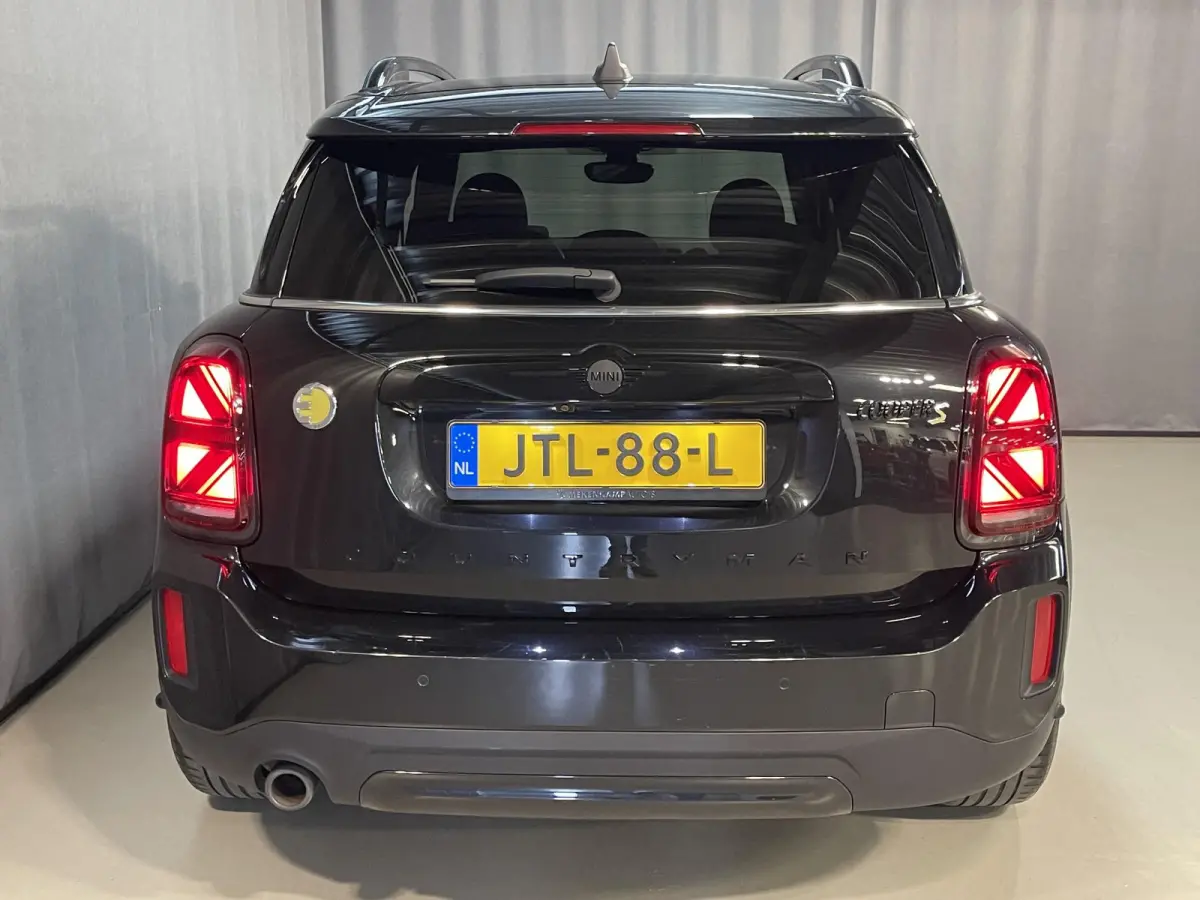 1.5 Cooper ALL4 18"/Adaptieve cruise/Sportstoel + memory/Stoel + voorruitverwarming/Head-up/Keyless/Camera