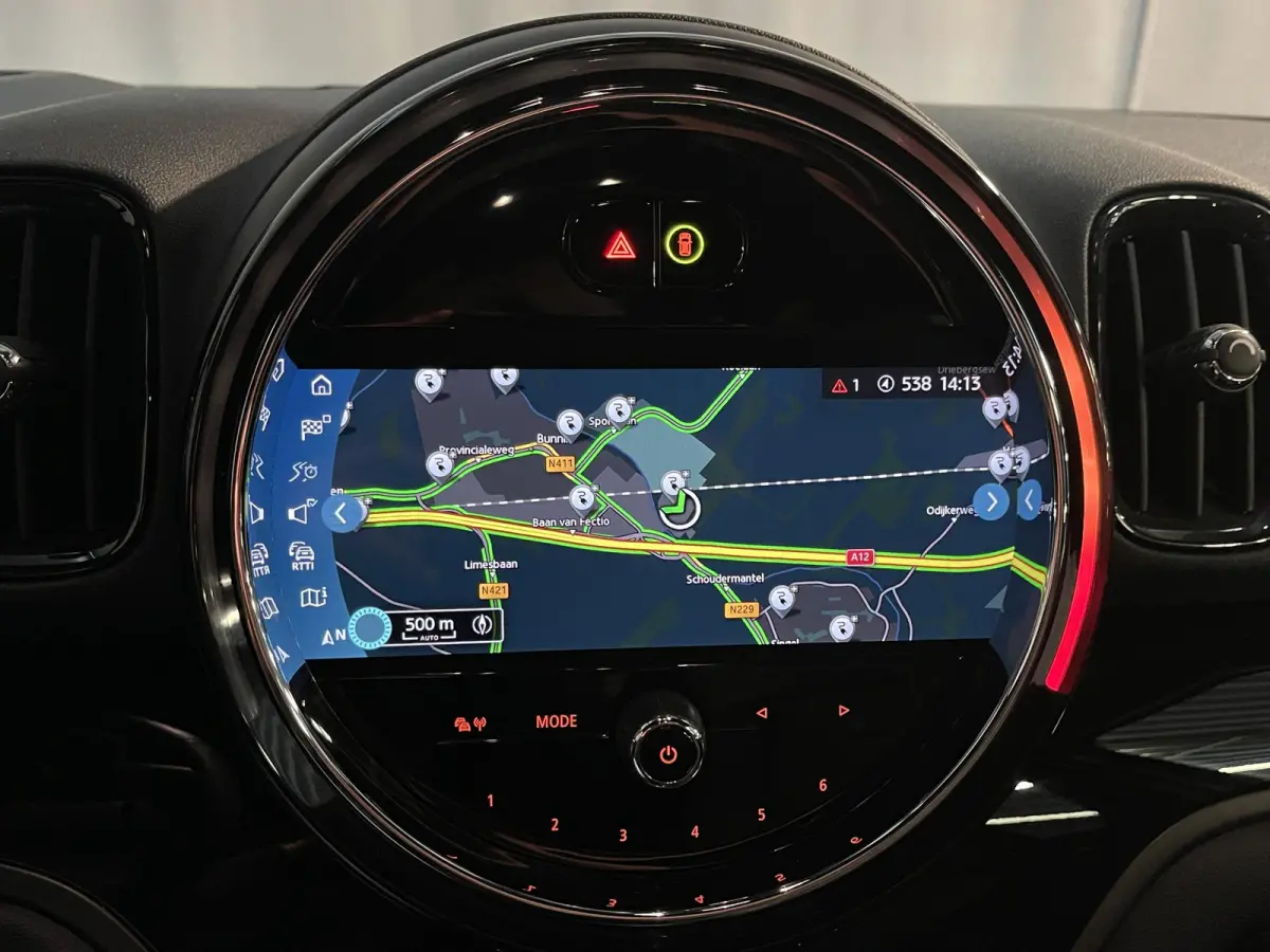 1.5 Cooper ALL4 18"/Adaptieve cruise/Sportstoel + memory/Stoel + voorruitverwarming/Head-up/Keyless/Camera