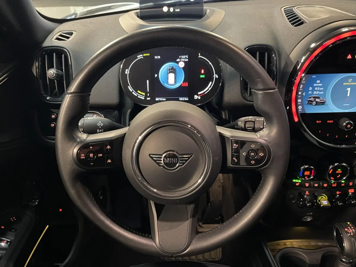1.5 Cooper ALL4 18"/Adaptieve cruise/Sportstoel + memory/Stoel + voorruitverwarming/Head-up/Keyless/Camera