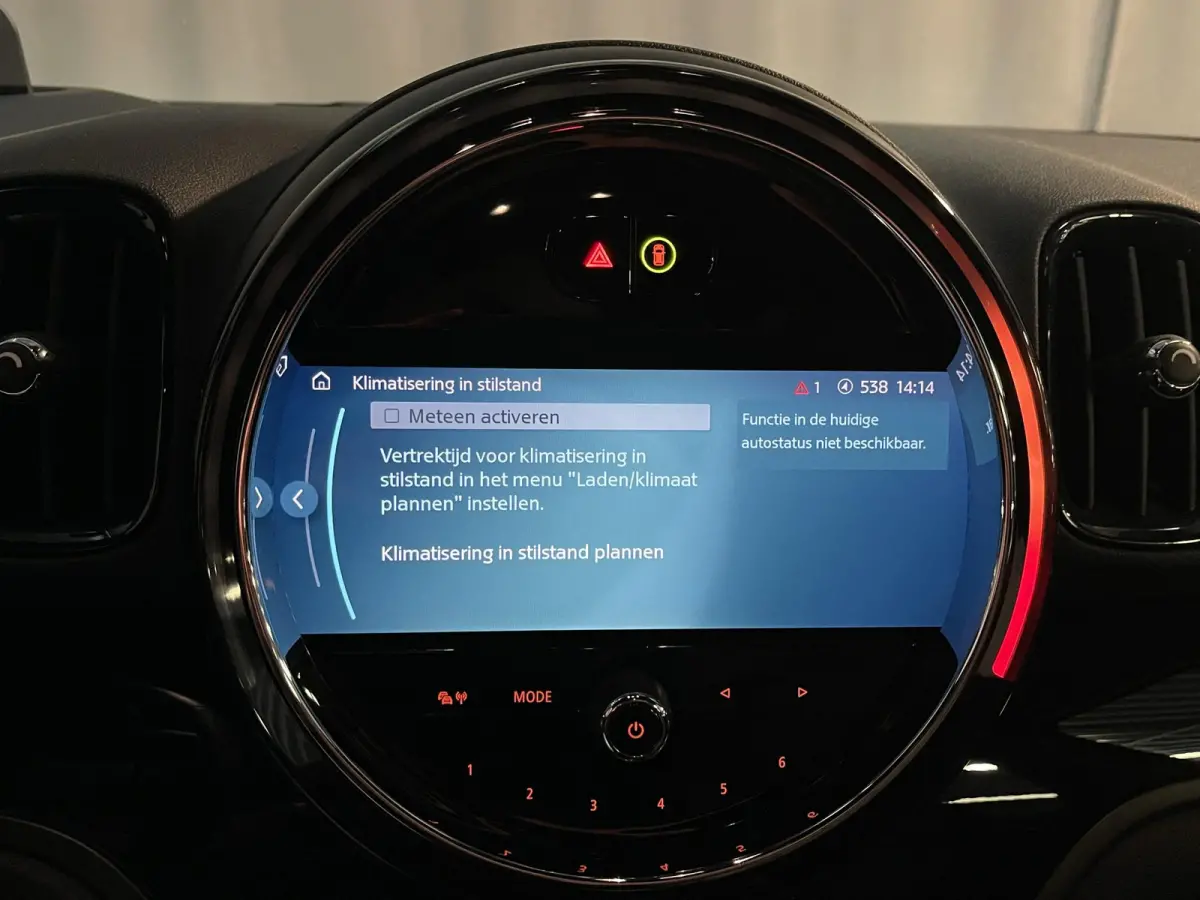 1.5 Cooper ALL4 18"/Adaptieve cruise/Sportstoel + memory/Stoel + voorruitverwarming/Head-up/Keyless/Camera