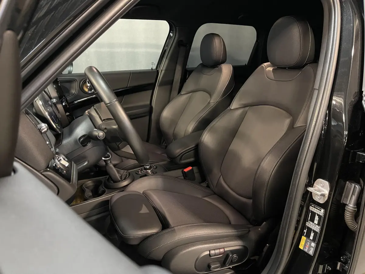 1.5 Cooper ALL4 18"/Adaptieve cruise/Sportstoel + memory/Stoel + voorruitverwarming/Head-up/Keyless/Camera