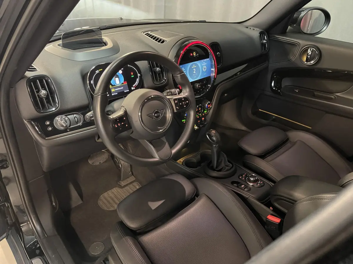 1.5 Cooper ALL4 18"/Adaptieve cruise/Sportstoel + memory/Stoel + voorruitverwarming/Head-up/Keyless/Camera