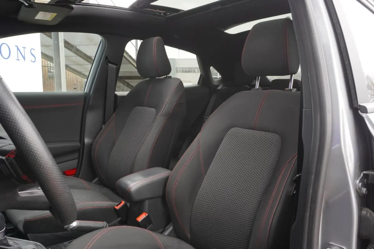 1.0 EcoBoost ST-Line 125PK= ORIG/NL+Led+Pano-dak+CarPlay+Navigatie+stuur&stoel-verw = ZOMER AKTIE !!