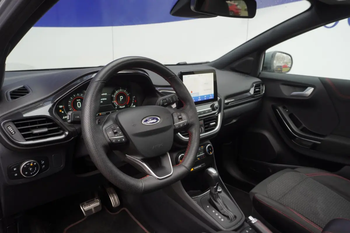 1.0 EcoBoost ST-Line 125PK= ORIG/NL+Led+Pano-dak+CarPlay+Navigatie+stuur&stoel-verw = ZOMER AKTIE !!