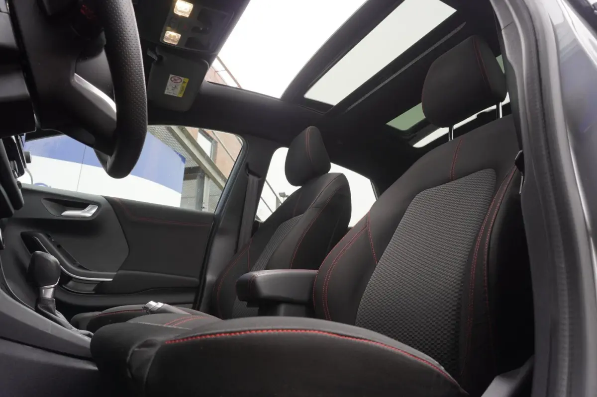 1.0 EcoBoost ST-Line 125PK= ORIG/NL+Led+Pano-dak+CarPlay+Navigatie+stuur&stoel-verw = ZOMER AKTIE !!