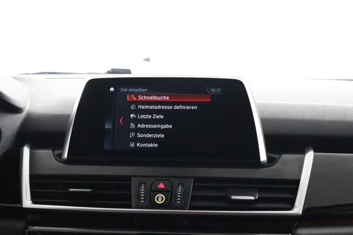 216i Executive | Cruise Control | Verwarmde voorstoelen | Park Distance Control voor/achter | Sportstoelen voor | Afneembare Trekhaak