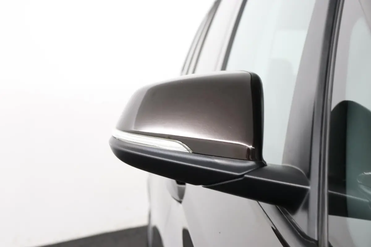 216i Executive | Cruise Control | Verwarmde voorstoelen | Park Distance Control voor/achter | Sportstoelen voor | Afneembare Trekhaak