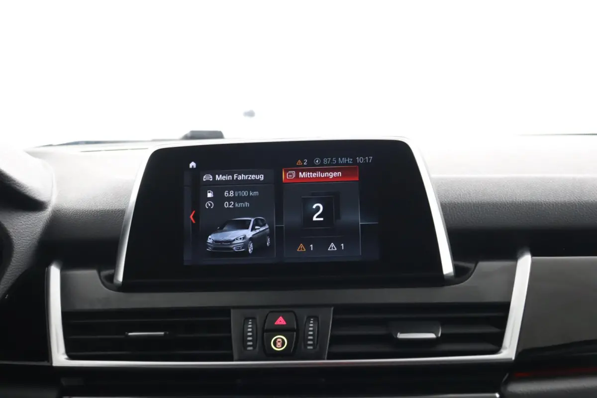 216i Executive | Cruise Control | Verwarmde voorstoelen | Park Distance Control voor/achter | Sportstoelen voor | Afneembare Trekhaak