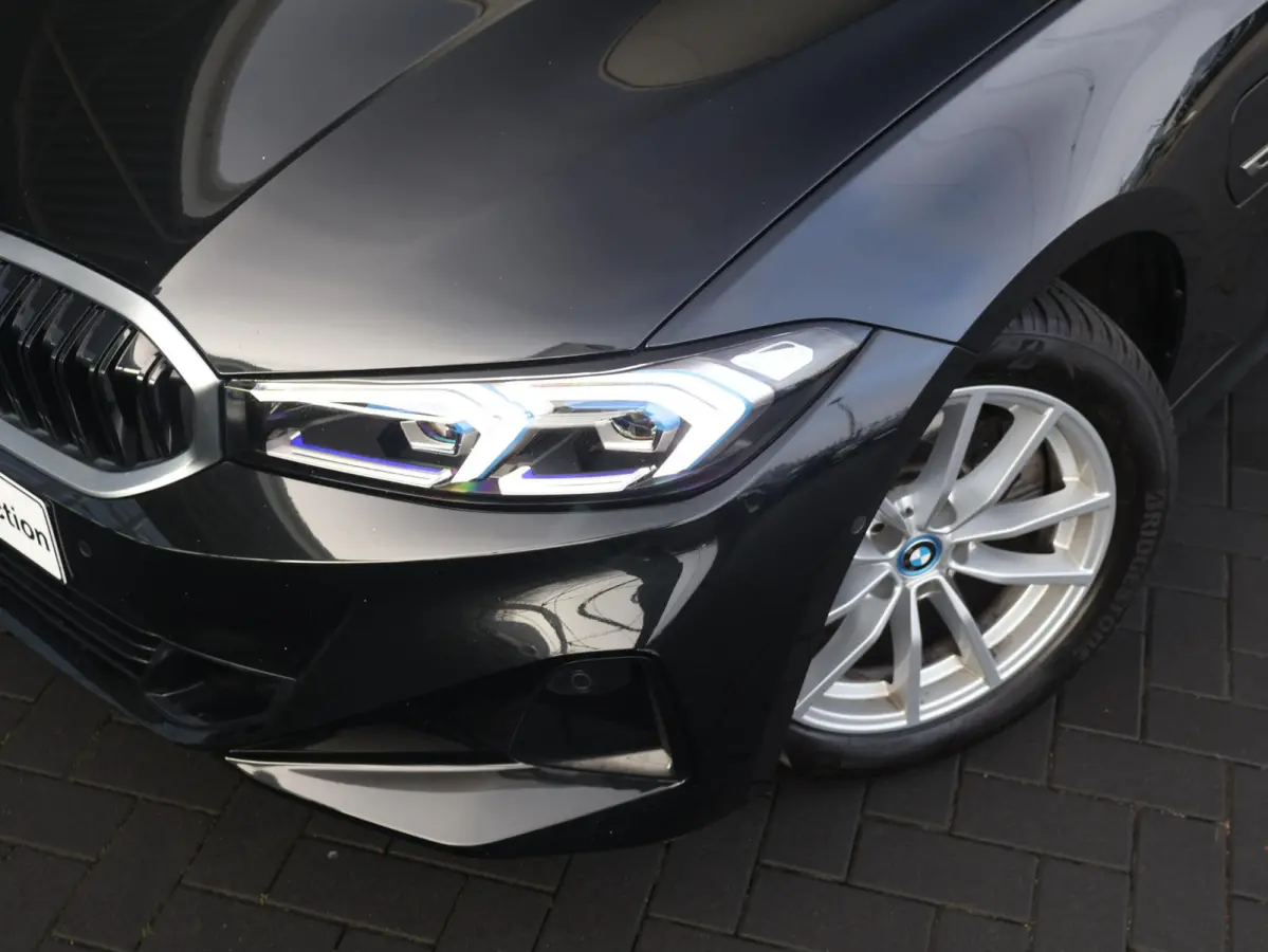 320e | SoH 100% | Achteruitrijcamera | Stoelverwarming | Cruise Control | HiFi | Sportstoelen | |