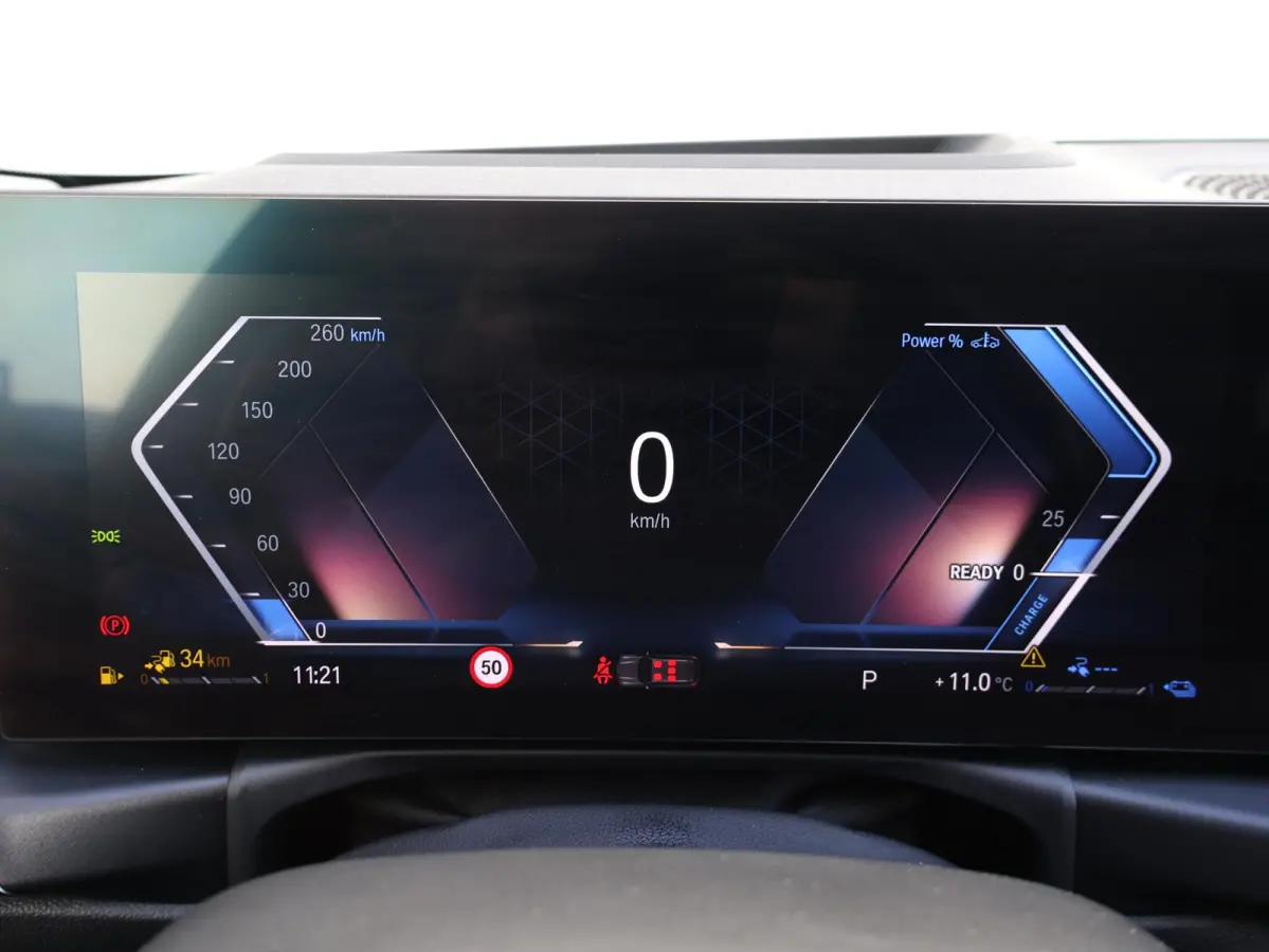 320e | SoH 100% | Achteruitrijcamera | Stoelverwarming | Cruise Control | HiFi | Sportstoelen | |
