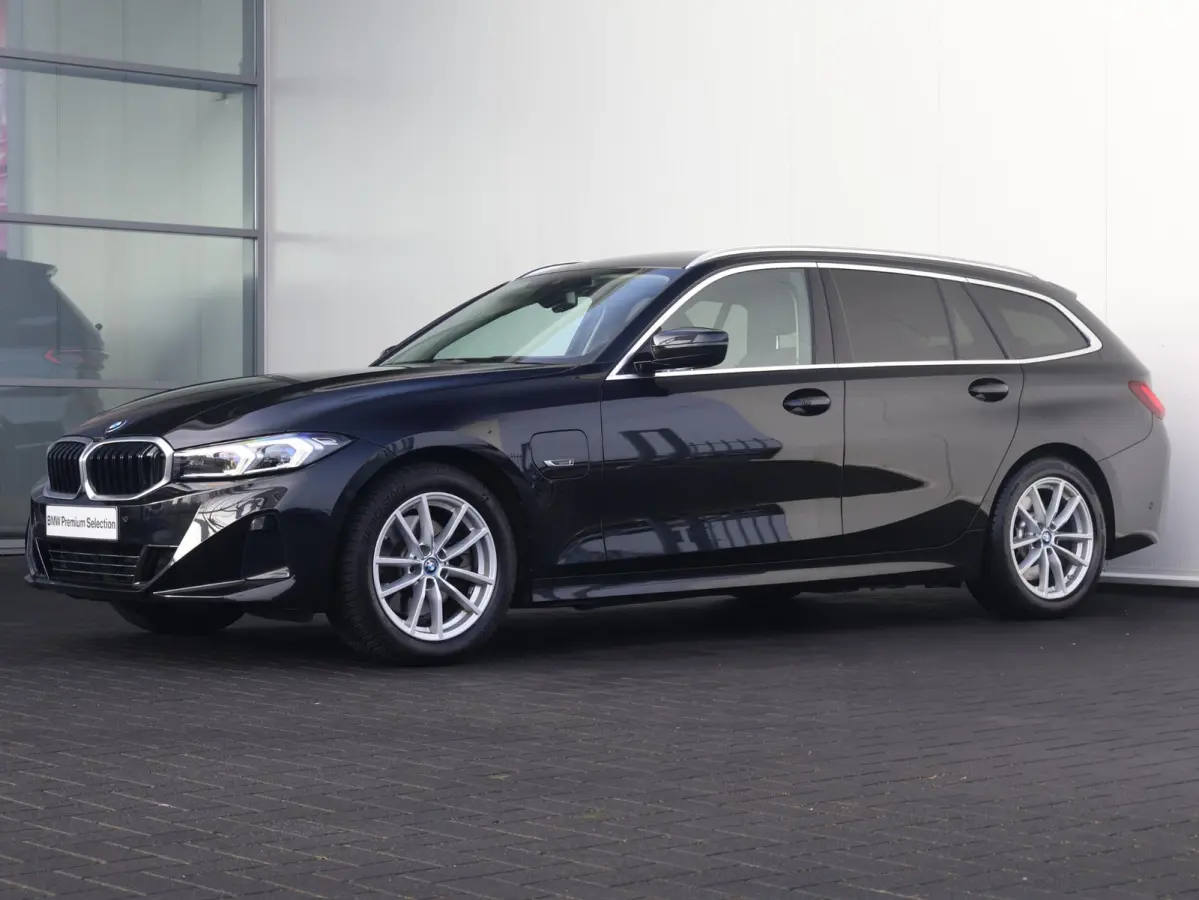 320e | SoH 100% | Achteruitrijcamera | Stoelverwarming | Cruise Control | HiFi | Sportstoelen | |