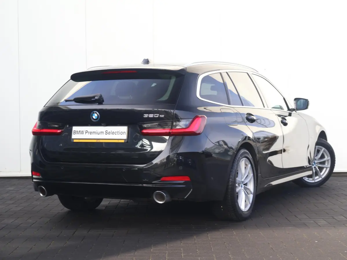 320e | SoH 100% | Achteruitrijcamera | Stoelverwarming | Cruise Control | HiFi | Sportstoelen | |