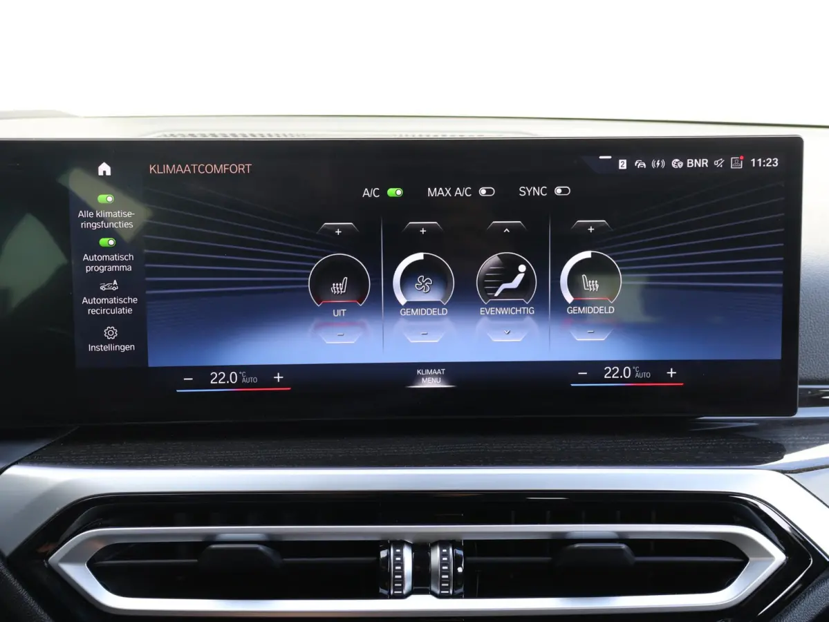 320e | SoH 100% | Achteruitrijcamera | Stoelverwarming | Cruise Control | HiFi | Sportstoelen | |