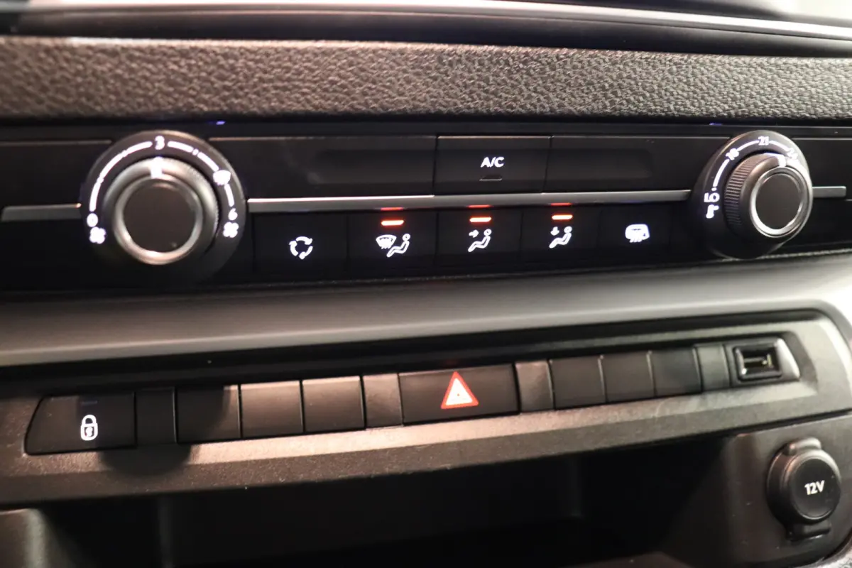 2.0 CDTI 122PK L3 Dubbele Cabine EURO 6 - Airco - Navi - Cruise - € 14.499,- Excl.