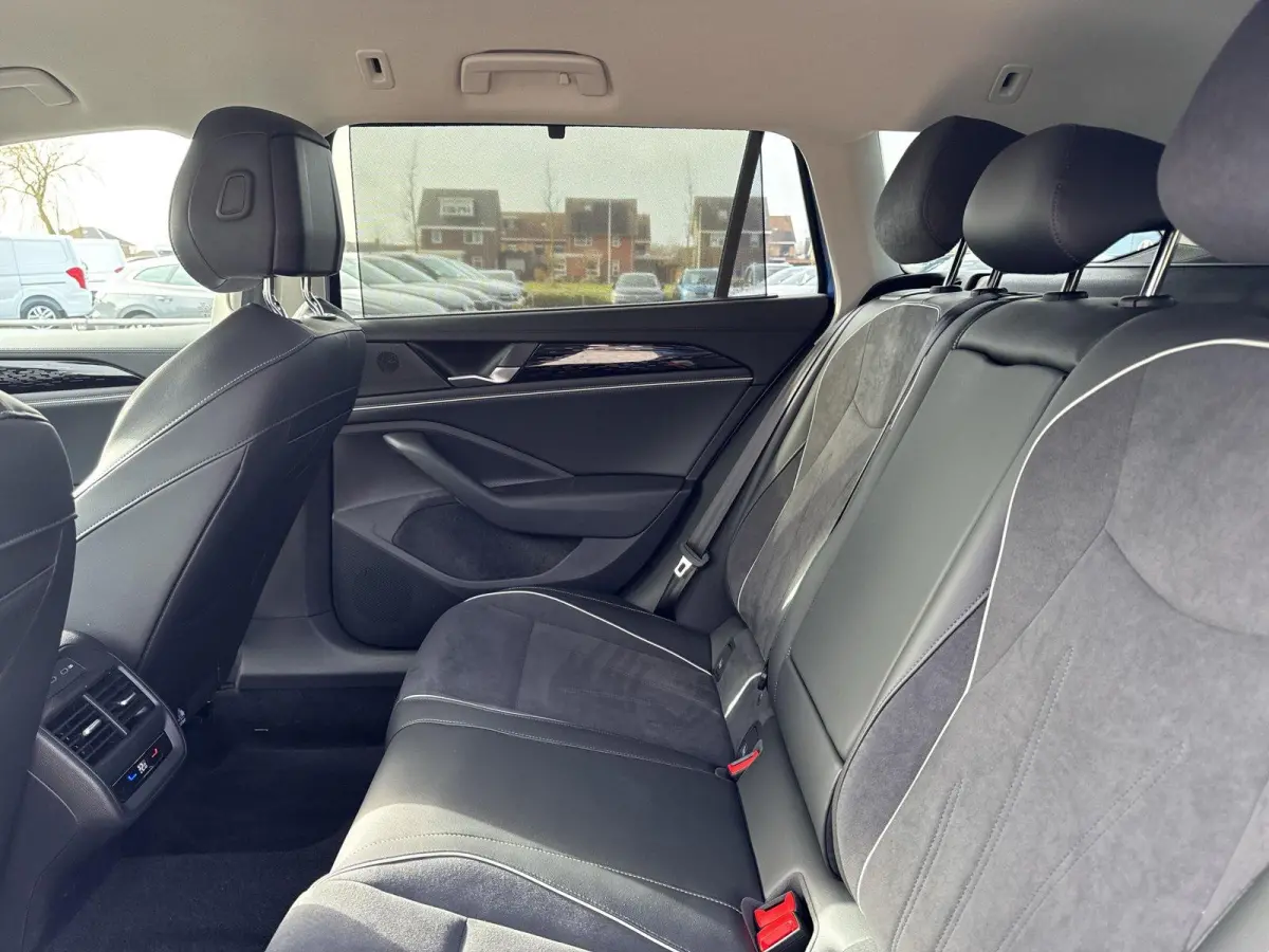2.0 TDI 110kW DSG7 Elegance | 150 pk | Trekhaak | DIESEL | Automaat |Massage Stoelen  | LED | A-Camera |