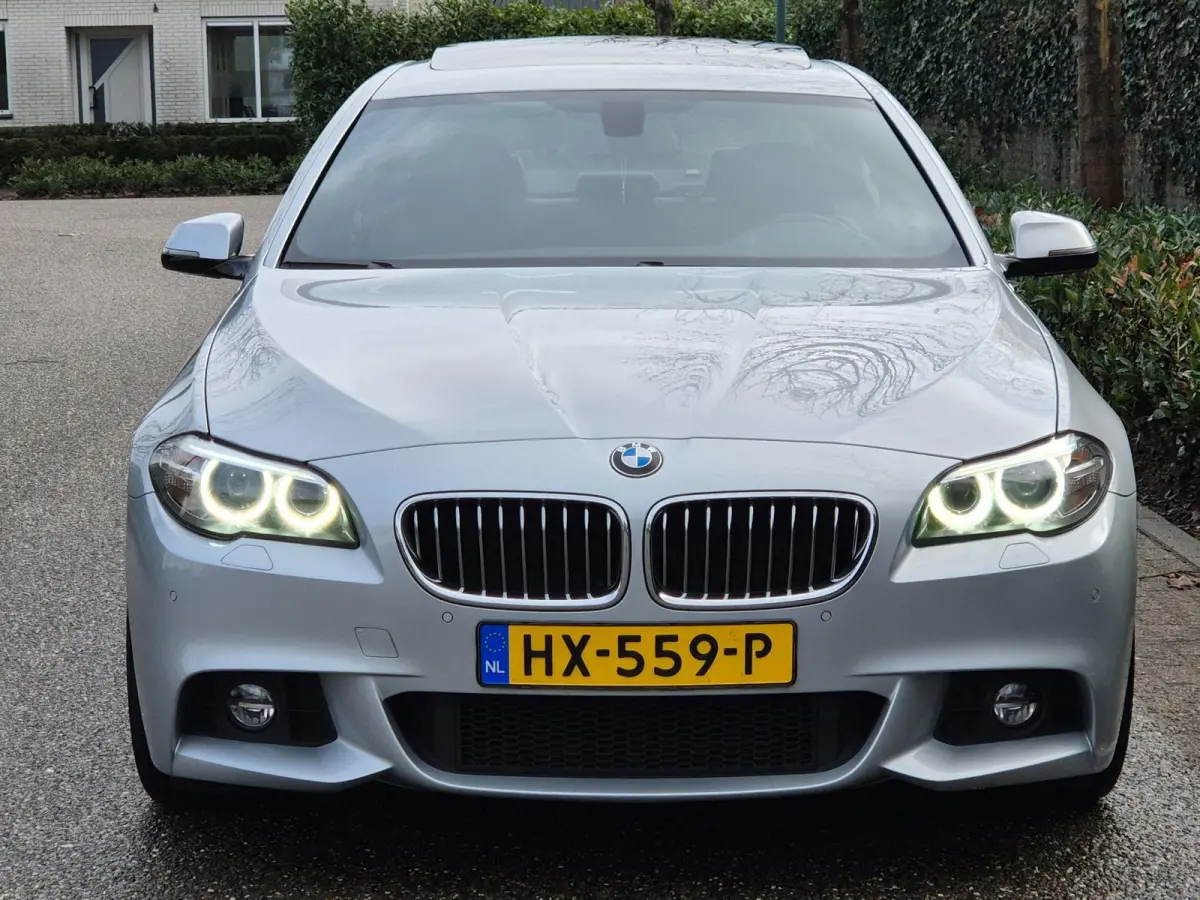 520i High Executive 12 maanden GARANTIE M Sport Schuifdak Apple CarPlay 2e eigenaar dig. Dash NAP NL