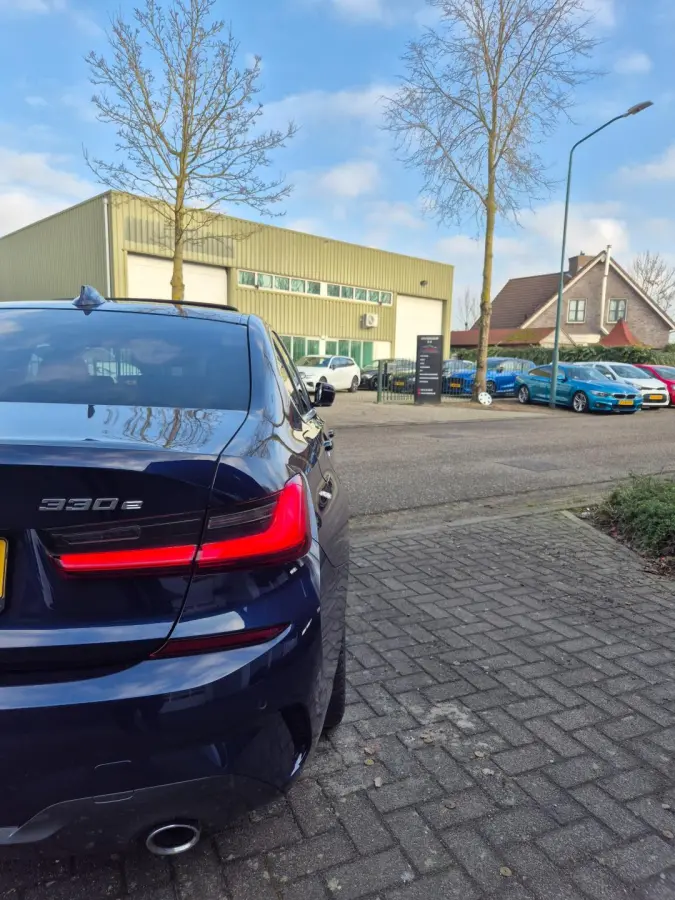 330e M Sport High Executive NAP Auto Pilot ACC Schuifdak CarPlay Lease Camera Adaptive Cruise Laser Lampen H&K