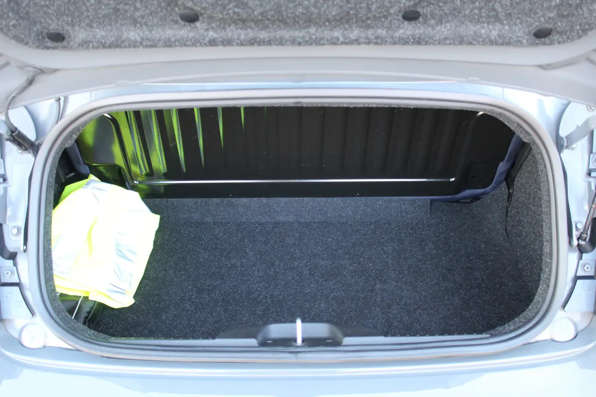 1.0 Cabrio Hybrid Cult | Airco | DAB | Elec. Pakket | Lage KM stand! | Cabriolet | Airco | DAB | Elec. Pakket | Lage KM stand! |