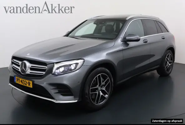 250 4Matic AMG // Trekhaak // Panoramadak // Burmester // Distronic // Camera // Rijassistentie pakket // Sfeerverlichting