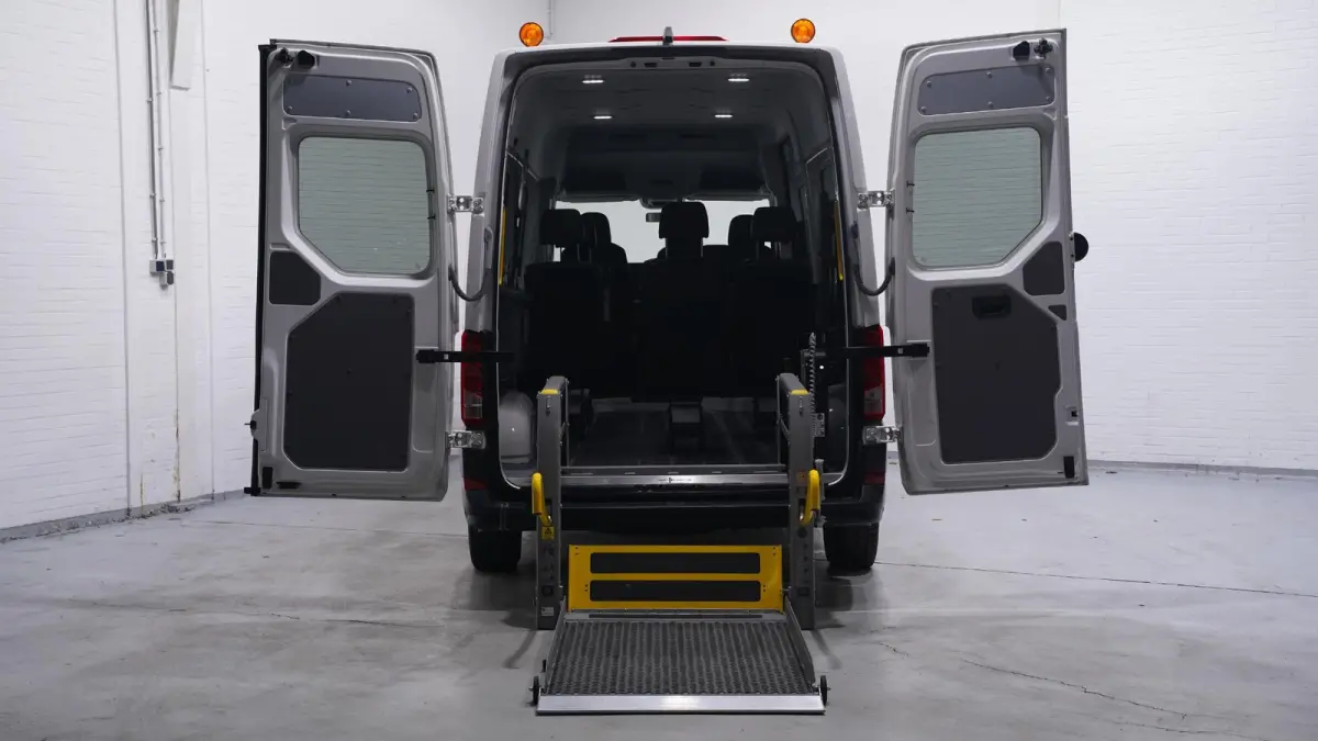 2.0 TDI 140 pk L4H3 Rolstoelbus 9 Zitplaatsen Airco, Camera, Apple Carplay