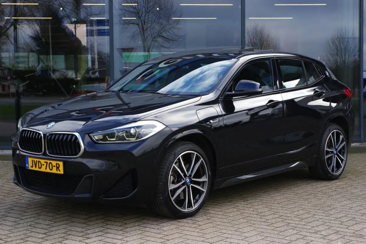 xDrive25e 220 PK High Executive M-Sport PHEV, Panoramadak, LED, Camera