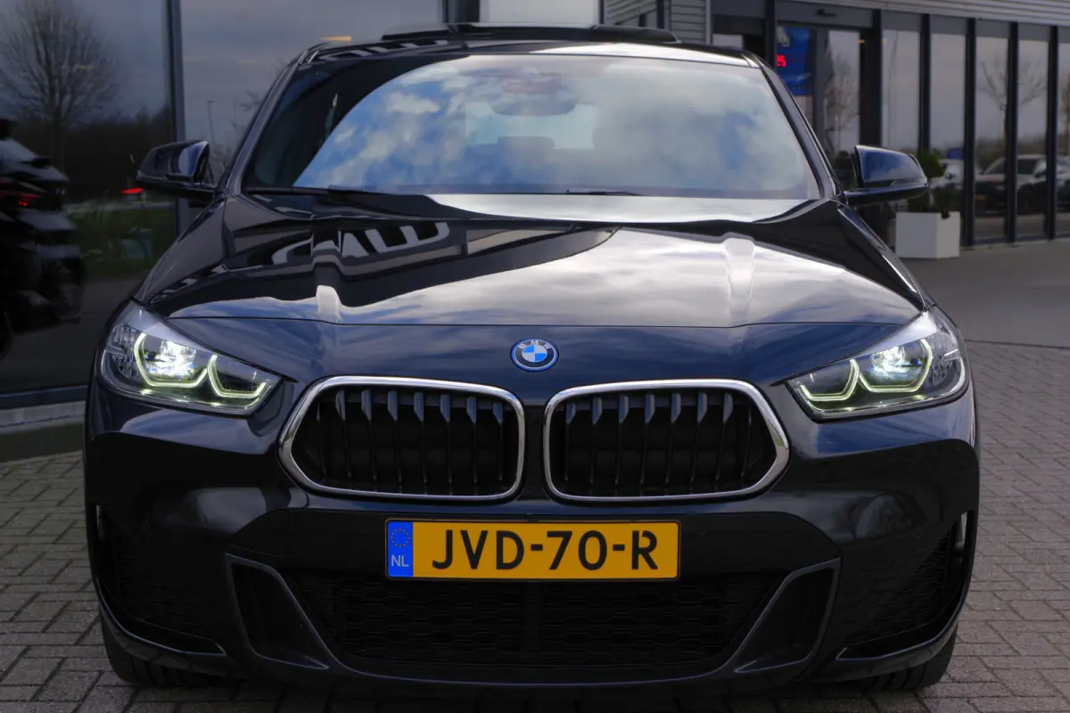 xDrive25e 220 PK High Executive M-Sport PHEV, Panoramadak, LED, Camera