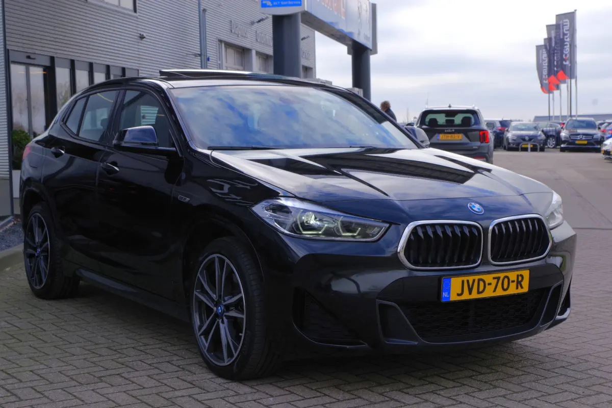 xDrive25e 220 PK High Executive M-Sport PHEV, Panoramadak, LED, Camera